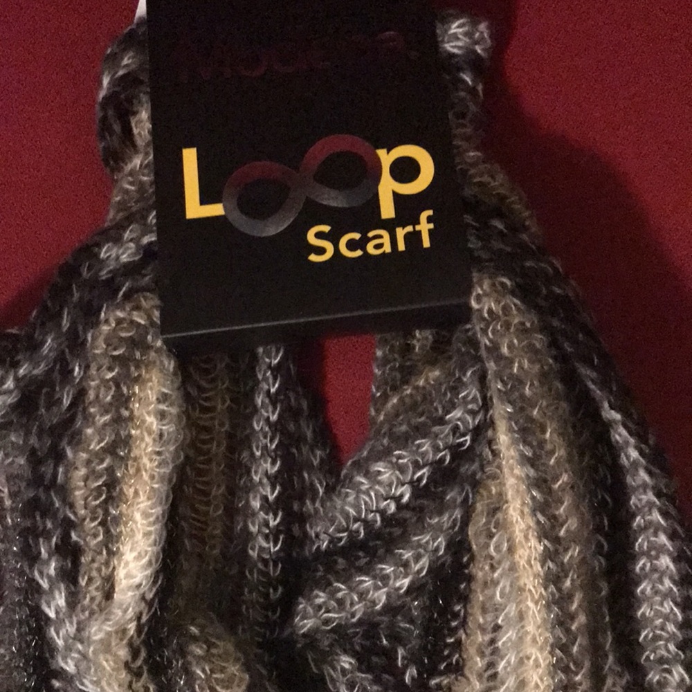 Loop scarf - Picture 2 of 3